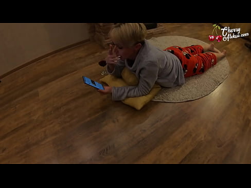 ❤️ Ilehoria zoroa zurrupatzen duen Dick erraldoia zurrupatzen eta bertan errebotatzen - Anal Sexua ❤️ Izorratu bideoa  gugan ☑