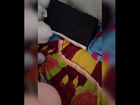 ❤️ Nire gelakidea etxean bakarrik geratzen da, bere senarra oporretara joaten delako eta nik izorratzeko eta ipurdia esnez betetzeko aprobetxatzen dut ❤️ Izorratu bideoa  gugan ☑